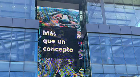 لوحة إعلانات ليد كبيرة لواجهة المبنى في المكسيك
